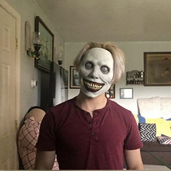 Halloween horror mask COS smile eksorcisme white eye latex mas