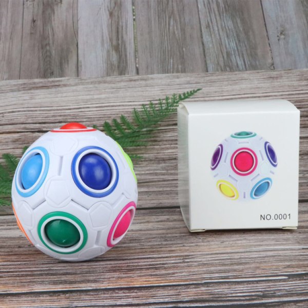 Et ferdighetsspill med magisk ball for voksne og barn med en diameter på 7 cm