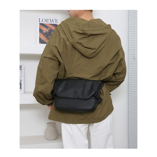 Musta miesten laukku, 20 cm korkea × 30 cm leveä × 7 cm paksu business co