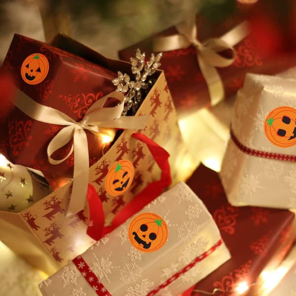 2 rullaa 1000 Halloween-tarraa Kurpitsatarroja lyhtyyn