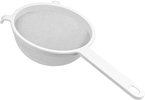 Vit plast kökssil 18 cm