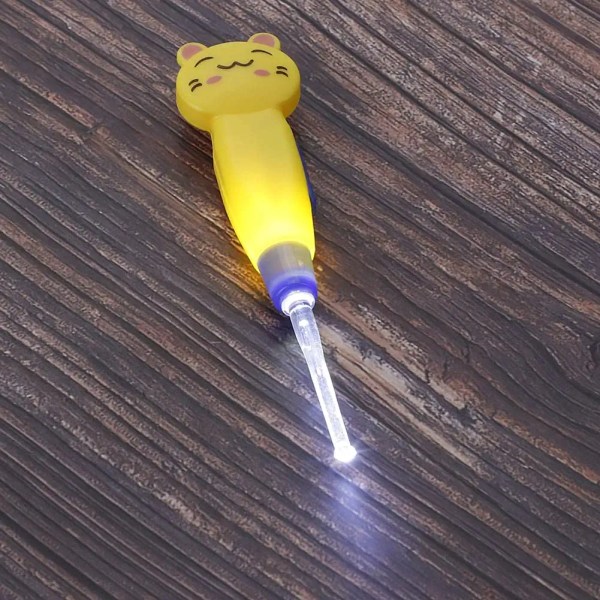 Værktøj til fjernelse af ørevoks, LED lommelygte Ørestik ørevoksfjerner med yellow
