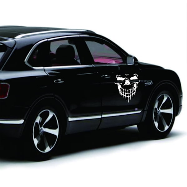 Yh-skull -tarra ja tarrat autoikkunoiden oviin, heijastavat