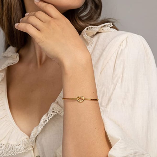 Gullbelagt Forever Love Knot Infinity-armbånd for kvinner |