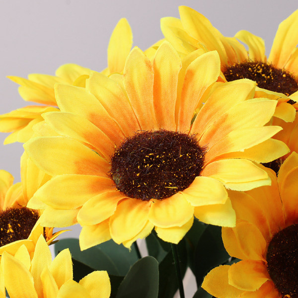 Simulaatio auringonkukka Scandinavian laittaa nippu auringonkukkia ke