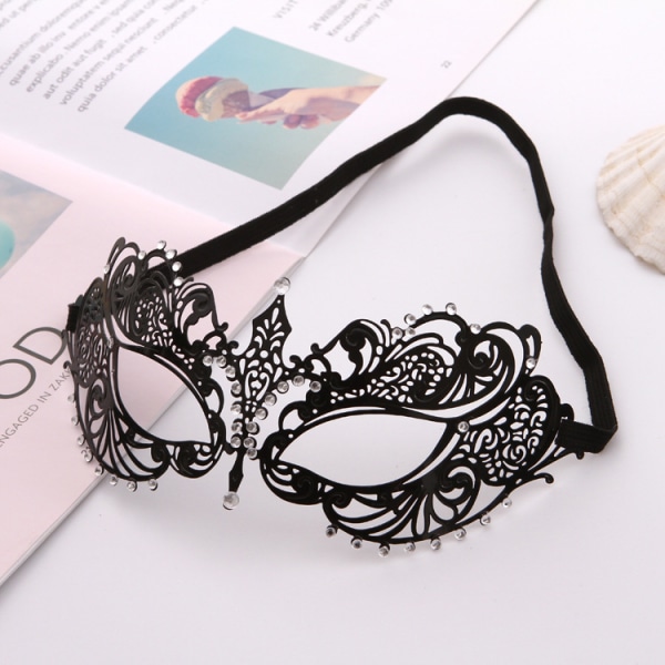 Halloween mask i smidesjärn Metall urholkad diamantmask