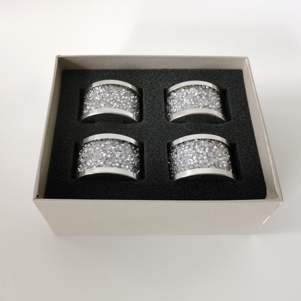 4 servettringar i kristallglas, fylld med krossad diamant r