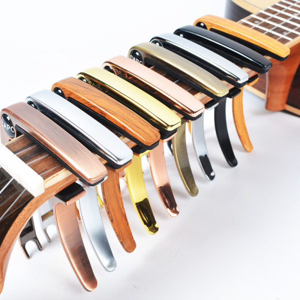 1 st svart gitarr capo, gitarr capo med 6 unika mediatorer f