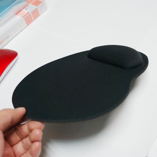 Svart musematte med gelpute - Spillhåndleddstøtte - Musematte w
