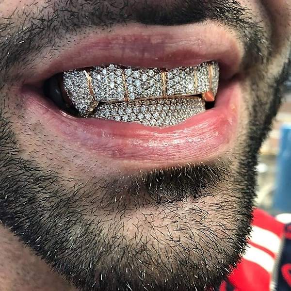 Diamanter Griller for Dine Tenner Kvinner 18K Gullbelagt Helt Iset Ut CZ Vampyr Topp og Bunn Ansikt Munn Menn med Ekstra Formingsstenger Cosplay Kostyme（sølv）