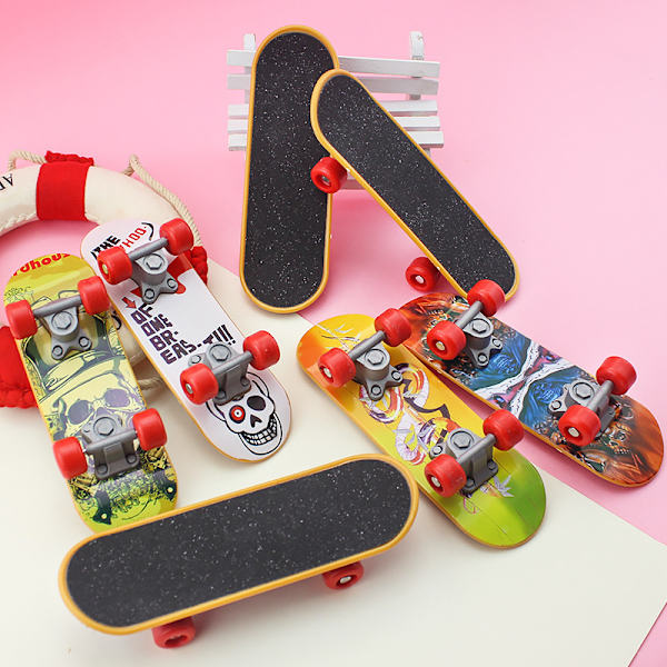 Finger skateboard, 3-delt tilfeldig farge dekk lastebil mini skateboa