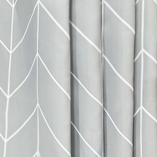 Bruseforhæng i trykt stof 180 x 200 cm Chevrons Grå