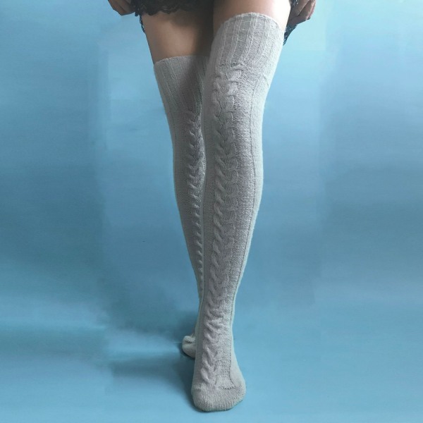 Kvinders lår Grå høje sokker over knæet Kabel Strik Støvlesok