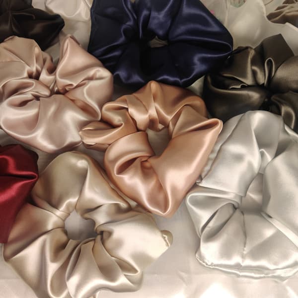 One Piece Svart Silke Scrunchie Hår Ringar Kvinnors Hårtofs Hållare