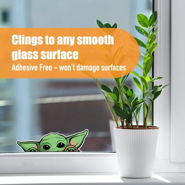 Kiggende Baby Yoda klamrer sig fast