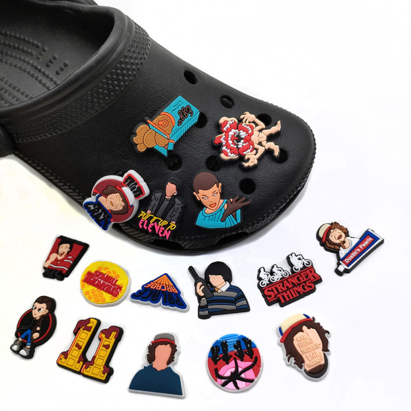 16 stycken 3D-träskor sandaler prydnader (Stranger Things), skoprydnader