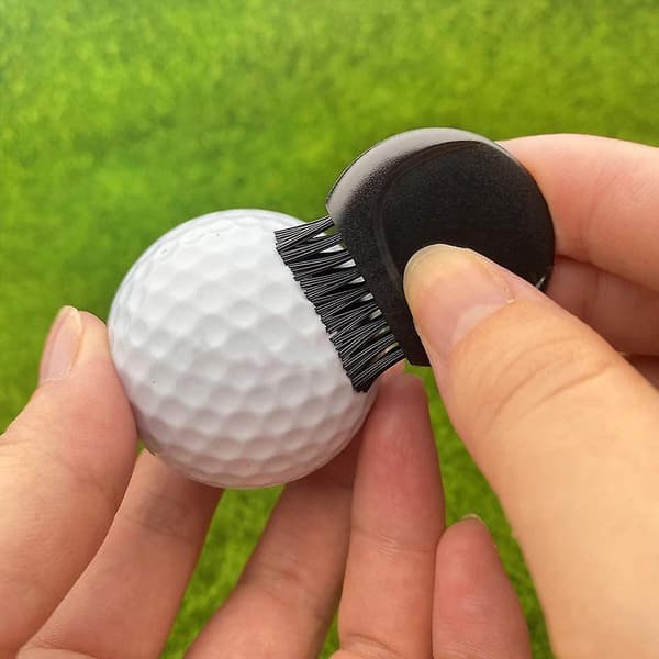 Golf-klubin puhdistusharja, jossa nailonharjakset