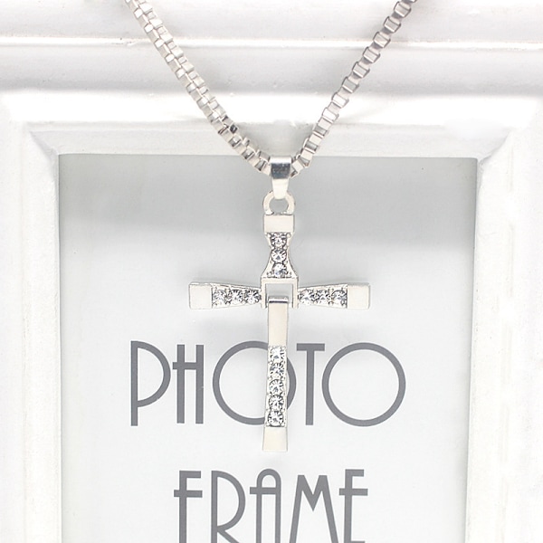 Snabbt och Furious Dominic Toretto Cross Halsband