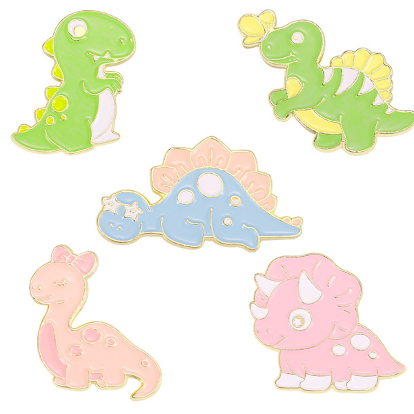 5 suloista dinosaurusrintakorua, takit, kaulukset, merkit, vaatteet b