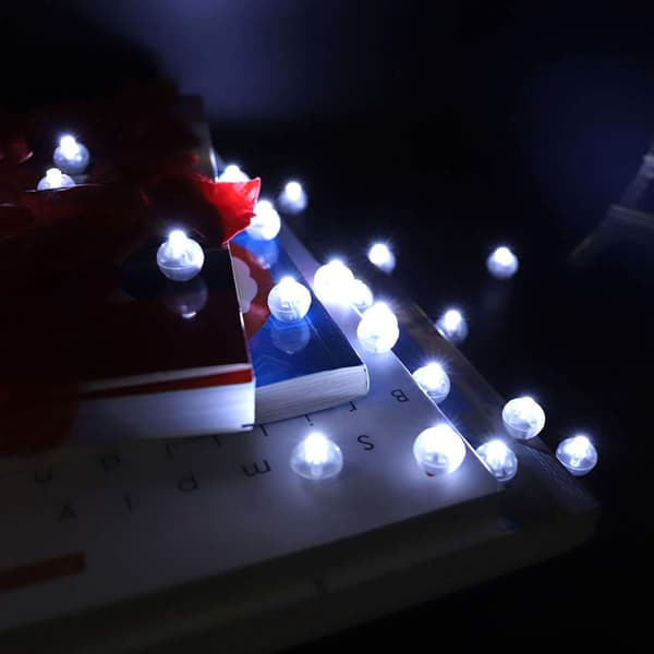 100 stk/parti 100 x hvite runde LED-blitsballonglys