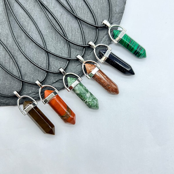 6 stk. Krystal Nøglering Chakra Energi Healing Krystal Sten Nøglering Heksagonal Kvarts Ædelsten Nøgle Vedhæng Charm til Håndtaske