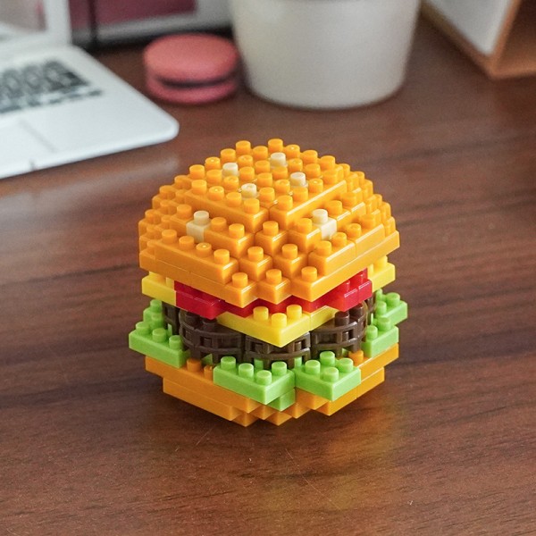Hamburger-pomfritter, små granuler, patchwork-blok-kage, hamburgerlegetøj