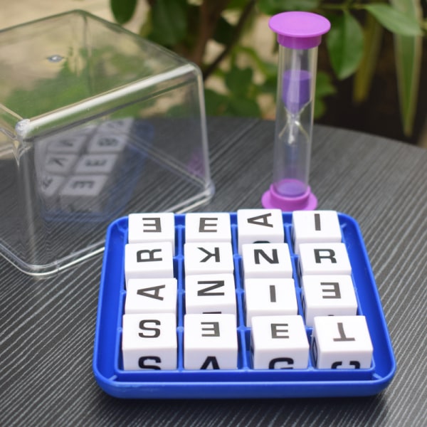 Boggle Word Link Tärningsspel - Julutmaning: 3-Minuters Ordjakt för