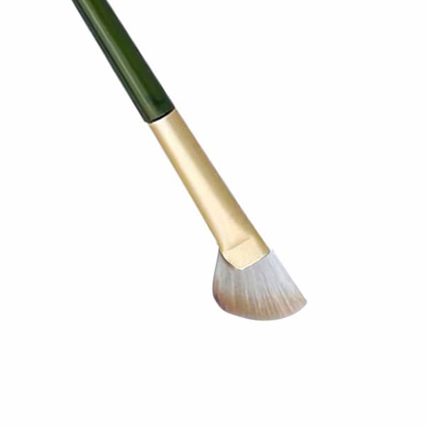 Halvfläktformad Nässkuggpensel Vinklad Makeupborste Mjuka Borst Näskonturpensel för Nybörjare Professionell Beige