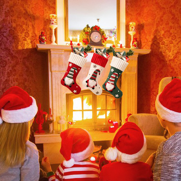 Jul Nya strumpor Stickad Ansiktslös Rudolf Doll Barn Godis Presentpåse Scen Layout 3