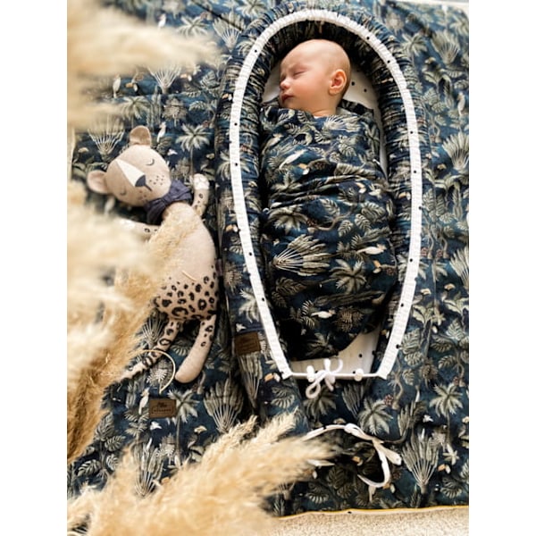 Bamboo Wrap Vintage Animals Amaranth
