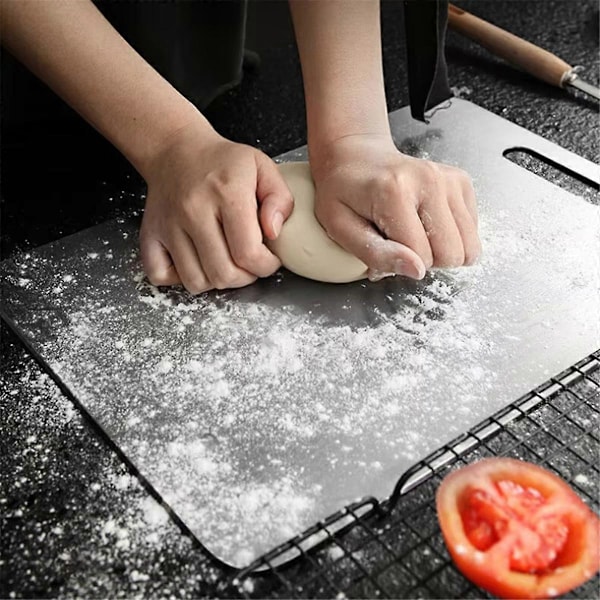 Ruostumattomasta teräksestä valmistettu kaksipuolinen leikkuulauta keittiöön - paksu paneeli