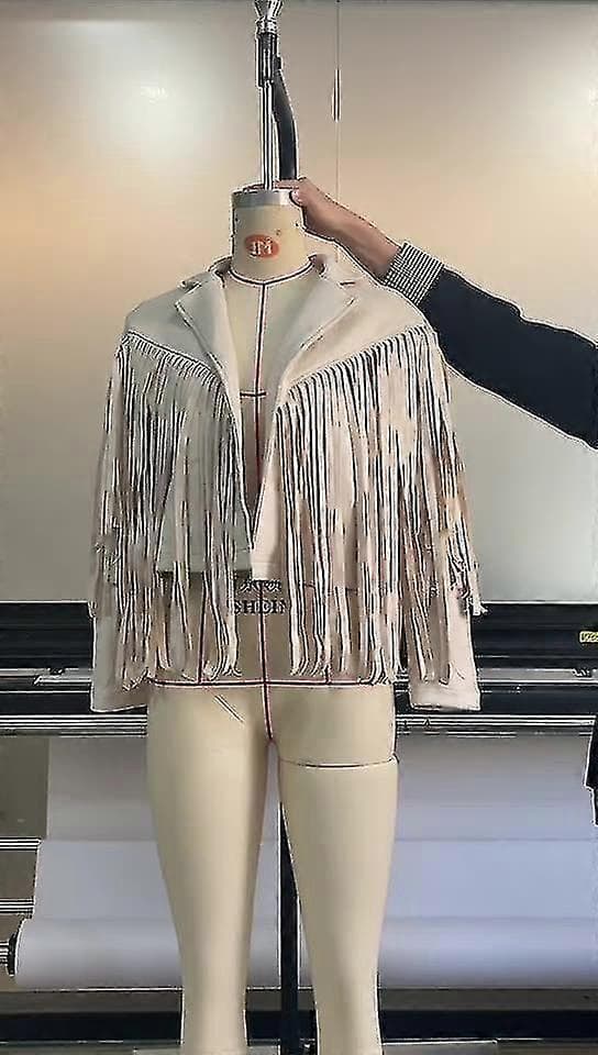 Frynsejakke for kvinner i ensfarget beige m