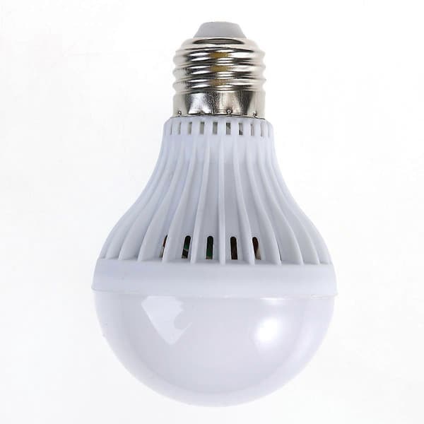 7W E27 220V Sensor LED Lampe Pære Lyd Lys Sensor Auto Smart Pære (hvidt Lys)