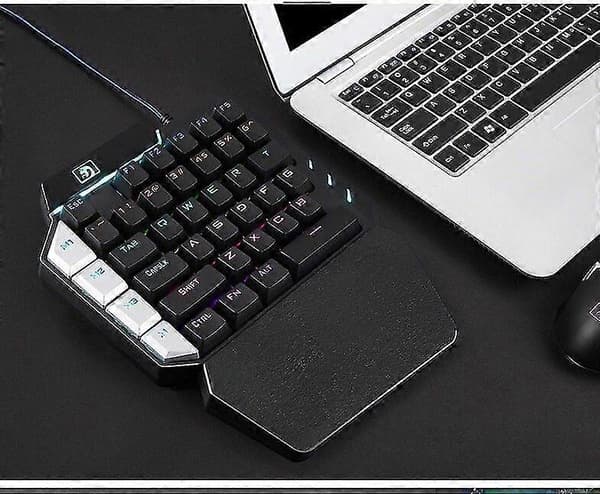 Mini -hånds Gaming RGB LED Bakgrunnsbelyst USB Kablet Spill 38 Tasters Tilbehør