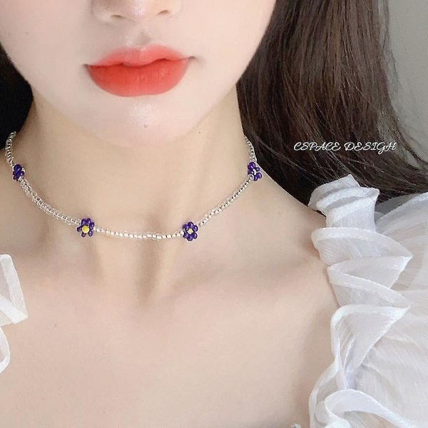 Kort med färgglada pärlor för kvinnor halsband nya semester smycken Korea tusenskönor blommor