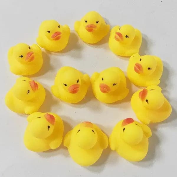 Gummi badeender 10-pakning knirkende klassiske badeleker for barn og småbarn gule 3,5 x 3,8 cm