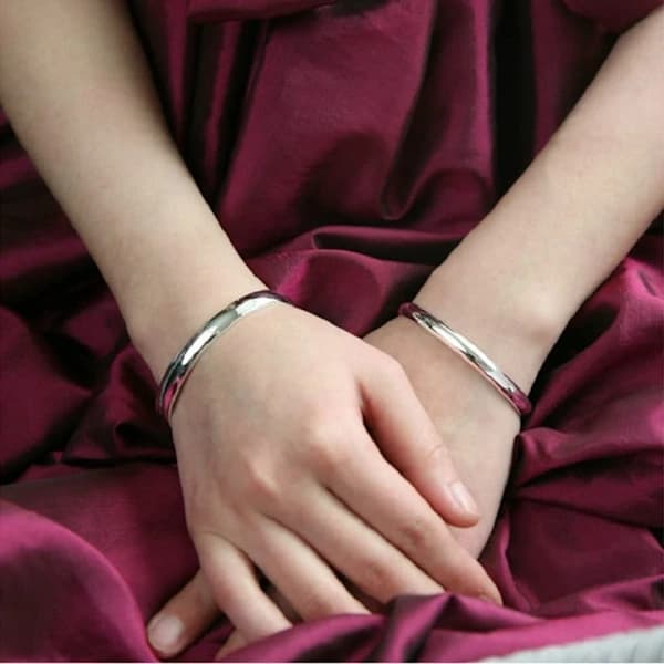 Dame sølvbelagt enkelt åpent armbånd justerbart