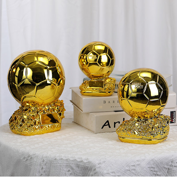20CM Europeisk fotball Golden Ball, harpiks trofé fan memorabilia, ny Ballon d'Or trofé fotball for fotballkamp minnesmerke minnesutmerkelse