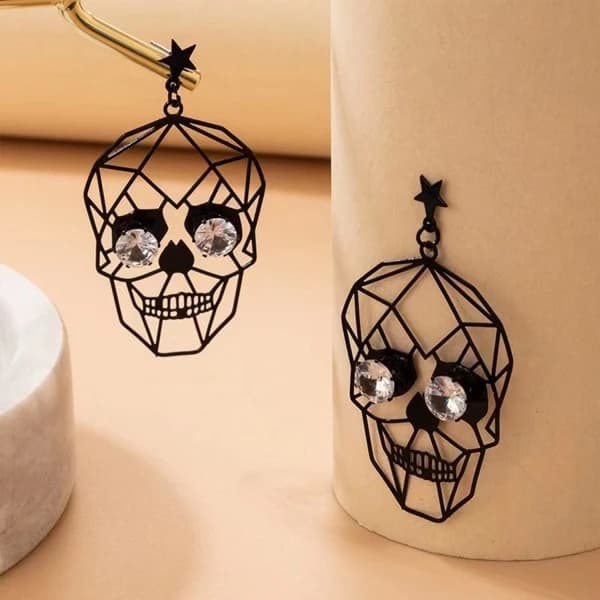 Heyone Delikat Let metallisk udskæring Filigran Krog Dingler Øreringe Søde Halloween Skull Studs Øreringe Gotisk Cool Statement