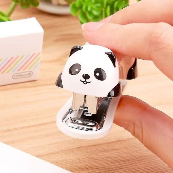 Tegneserie søt rød panda stiftemaskin sett nr. 10
