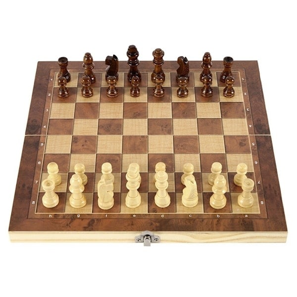 Fällbart schackspel i mångfärgat trä 24*24cm