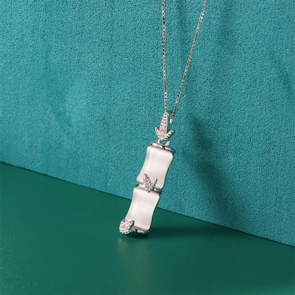 Lång kedja lätt lyx bambu halsband för kvinnor, perfekt till jul