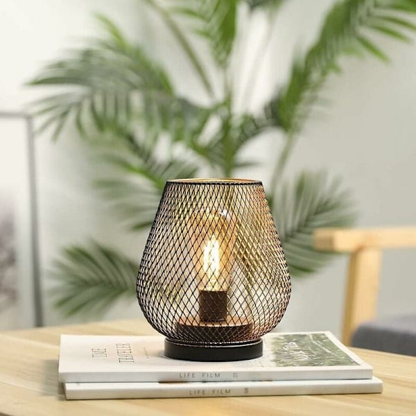 Paristokäyttöinen LED-lyhty metallihäkissä LED-valoilla, täydellinen häihin, juhliin, patiotapahtumiin, sisä- ja ulkokäyttöön