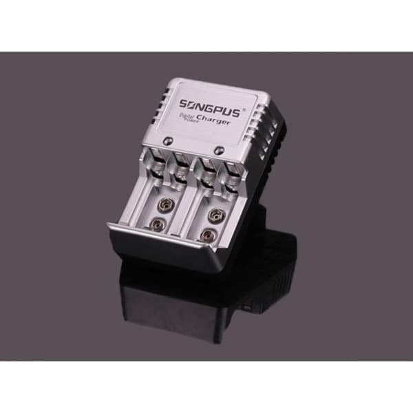 4x Batteriladdare - AA, AAA & 9V Batterier