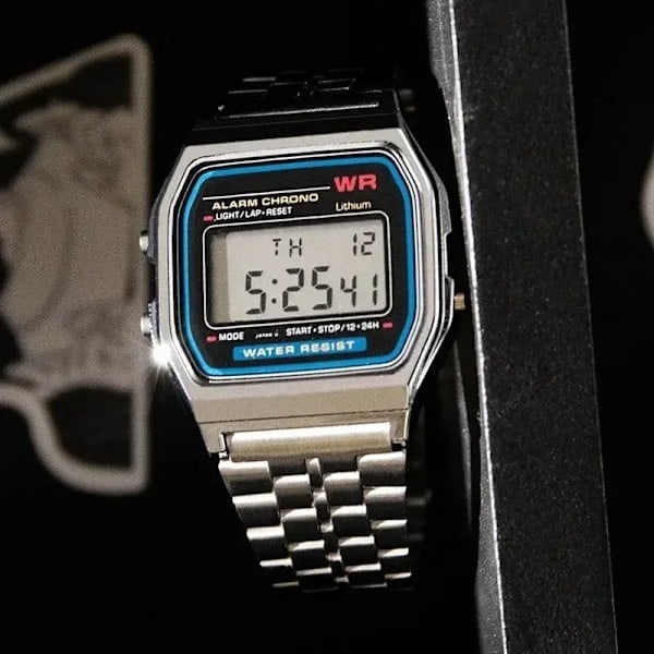 Lyx F91w Band Klokka Retro Digital Rustfritt Stål Sport Militær Klokker Vanntette Menn Kvinner Elektronisk Armbåndsur Klokka Svart