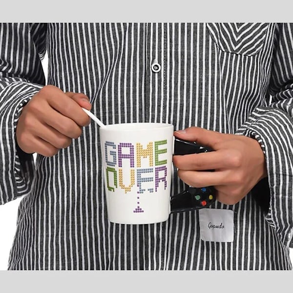 Spillkontroll-keramikkrus, fargerik bokstavspill-joystick-keramikkrus, tegneserie kaffekopp