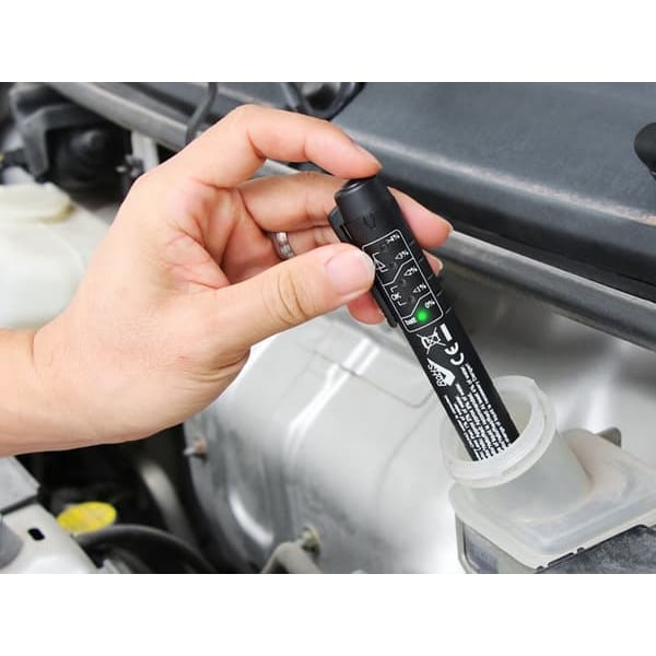 Brake Fluid Tester - Measures the moisture content in the brake fluid