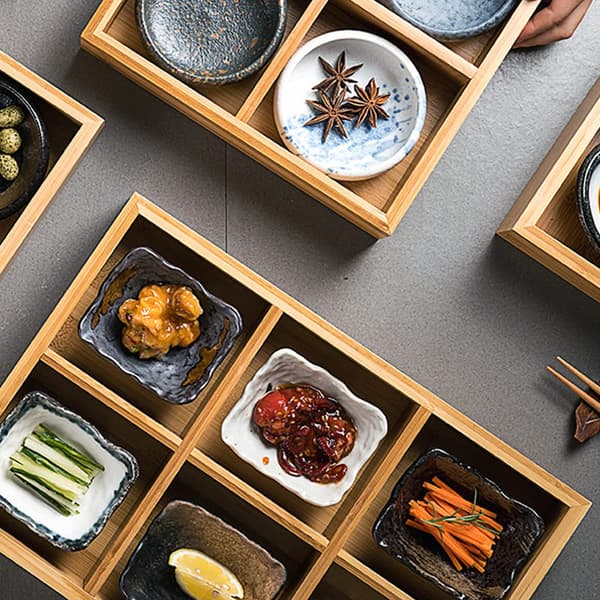 Serveringsbakke i træ med 6 rum, opdelt snackfad og køkkenorganisatorfad (natur) Six-compartment tray