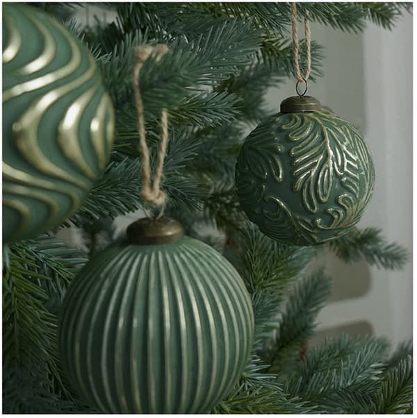 12 stk vintage rustikke julekuler i plast 8 cm - uknuselige, antikk stil, til bryllup