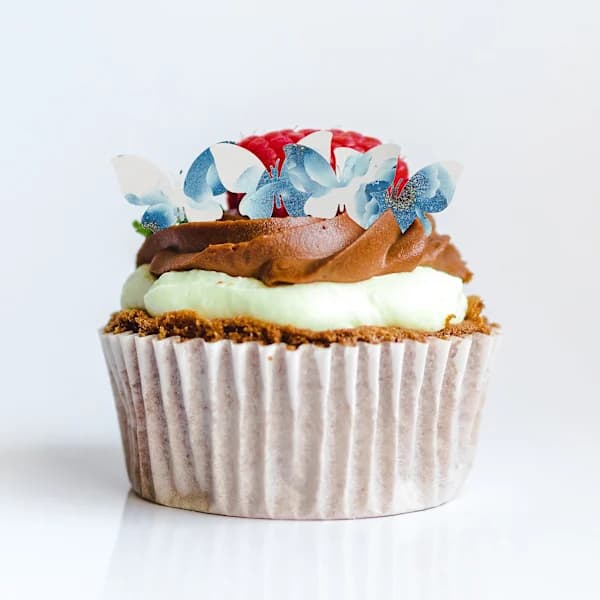 50 stk. Spiselige Sommerfugler for Bryllupsdekorasjon Cupcakes Spiselige Cupcake-Pinner Sommerfugler Cupcake-Topper Vaffelpapir Sommerfugler SpiseligeBY Blå 6,5x5,4cm